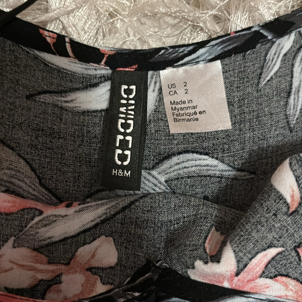 H&M romper - Picture 3 of 3
